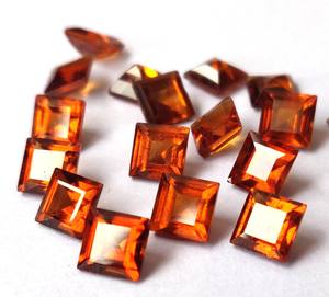 Corte cuadrado de hessonita natural 5mm facetado-Piedra preciosa de corte cuadrado de granate de hessonita suelta de alta calidad - Product Image 5
