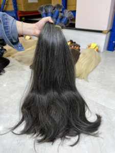 Vente en gros de cheveux vietnamiens bruts vierges blancs gris pour la décoloration de cheveux en vrac bruts non traités de l'usine de cheveux du Vietnam - Product Image 6