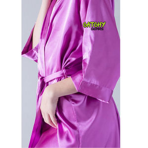 Robe de chambre élégante et tendance pour femmes Peignoir en satin doux de couleur unie pour dames Peignoir en satin de luxe - Product Image 2
