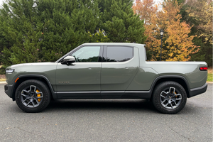 Vehículo Usado a Precio Accesible - Volante a la Izquierda |   Volante a la derecha |   RIVVVIANNN R1T 2022 EDICIÓN DE LANZAMIENTO CON CUATRO MOTORES - Product Image 2