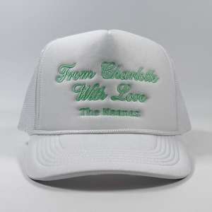 Casquette de baseball en maille à 5 panneaux confortable en polyester blanc coloré pour mariage avec cordon, logo brodé personnalisé, casquette de camionneur en mousse - Product Image 4