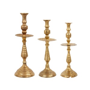 Candelabro de metal vintage, portavelas decorativo con borde de latón para decoración. - Product Image 2