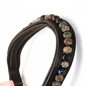 Banda Frontal para Caballo de Cuero Acolchado Negro con Diseño de Cuentas Multicolores Incrustadas, Cristales y Pedrería, Elegante Banda Frontal para Brida - Product Image 4