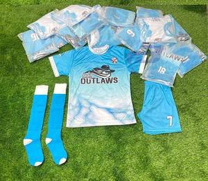 Equipación de Fútbol Completa Personalizada, Uniforme de Fútbol con Camiseta, Pantalones Cortos y Calcetines, Diseño Personalizado - Product Image 3