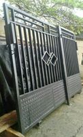 Puerta Batiente Clásica Tradicional de Hierro con Recubrimiento en Polvo, Impermeable, de Alta Calidad, Fácil de Montar, Dimensiones Personalizadas, Acero Inoxidable