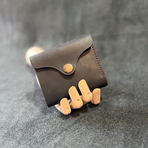 Cartera triple corta de piel auténtica para hombre al por mayor, estilo vintage con cierre abierto y función antirrobo, al por mayor, de estilo vintage - Product Image 5