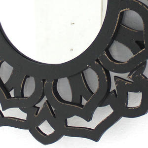 Miroir mural durable au design tendance et nouveau avec cadre à motif floral, couleur et dimensions personnalisées pour les hôtels, la maison et les espaces de vie - Product Image 4