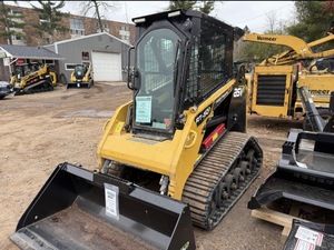 Chargeurs compacts sur chenilles d'occasion ASV VT 80 1C avec lame frontale, chargeur de grumes, boîte de vitesses et moteur pour travaux d'aménagement paysager et de construction à vendre - Product Image 1