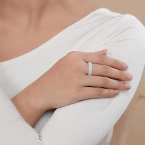 Bague d'éternité pavée de diamants de laboratoire 1,26 carat en or massif 18 carats, alliance de luxe certifiée IGI F VVS1 VVS2, unique - Product Image 5