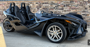 57XAAPHD6M8143213 2021 SL AutoDrive Roadster de tres ruedas de lujo con bajo kilometraje - Product Image 4