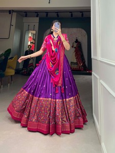 Nueva y Hermosa Colección de Lehenga Choli de Seda Tussar con Estampado y Trabajo de Lámina para Mujer - Product Image 6