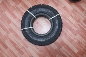 Chariot élévateur commercial de marque indienne 7.00-Pneus de tracteur agricole BKT de taille 12 disponibles maintenant à la vente - Product Image 3