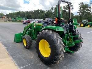 Tractor Agrícola John Deere 4052M 4WD 2024 con Tracción en las Cuatro Ruedas, Alto Nivel de Seguridad para Uso Agrícola - Product Image 4