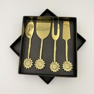 Juego de Cuchillos para Queso Clásicos de Nuevo Diseño con Mango de Latón para Uso en el Hogar, Cocina, Bodas y Regalos al Precio Más Bajo - Product Image 1