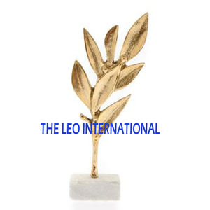 โต๊ะประดับรูปทรงเรขาคณิตสำหรับห้องนั่งเล่น โรงแรม ห้างสรรพสินค้า ของตกแต่งภายในบ้าน สีเทาเคลือบฐานหินอ่อน - Product Image 2