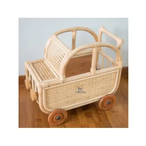 Neuheiten Großhandel Rattan Toy Trolley Gewebte Rattan Struktur Kinderspiel zeug Form des Korbs mit Doppel deckel