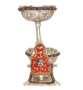 Support de chocolat conçu royaliste avec support de chocolat au design incurvé à la main en or pour servir du chocolat et servir des desserts - Product Image 4