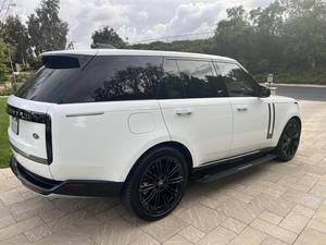 Venta de Range Rover Sport P530 SE 2023, 150 Millas, V8 Biturbo, Tracción en las Cuatro Ruedas, Asientos de Cuero Premium, ACC, R21, Luz, Volante a la Izquierda - Product Image 4