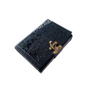 Diosa Mujer con pequeño pentagrama redondo en relieve negro 100% cuero genuino Tapa dura cuaderno Deckle borde papel antiguo C-Lock - Product Image 6