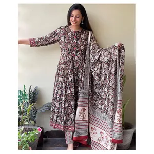 Cotone stampato con pantaloni Beats Anarkali Kurti e Mulmul Dupatta abbigliamento estivo taglia lunga Anarkali Kurti con pantaloni e Dupatta per