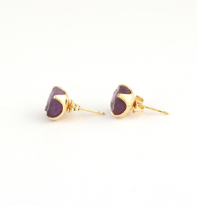 Clous d'oreille hypoallergéniques en améthyste brute naturelle non taillée, quartz rose, clous d'oreille en or 18 carats plaqué or, port quotidien, pierres de naissance - Product Image 4
