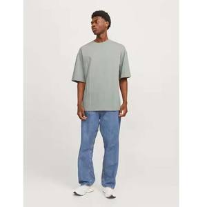 เสื้อยืดผู้ชายแบบยูนิเซ็กซ์ ทรงวินเทจ ผ้าระบายอากาศดี สั่งทำขายส่ง ล้างสีแบบแอซิดวอช  รับผลิตตามแบบ พร้อมสกรีนโลโก้และสีตามสั่งจากโรงงาน - Product Image 3