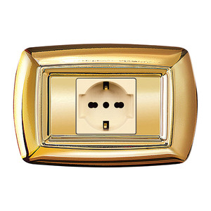 Placca Mod.Magic in Termoplastica, Presa Schuko, Colore Bianco Oro - Product Image 1
