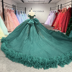 Vestido de noche con volantes, cristales y brillo verde esmeralda 8546 para quinceañera - Product Image 3