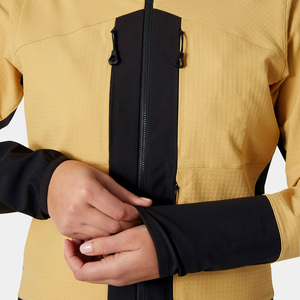 Vente en gros Logo personnalisé sable femmes Odin Backcountry Softshell veste manches longues et coupe-vent femmes course vestes de plein air - Product Image 3