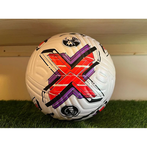 ลูกฟุตบอลมาตรฐาน ผลิตจากวัสดุ PU ใหม่เอี่ยม น้ำหนัก 420 กรัม ไร้รอยต่อ ผลิตด้วยเทคนิคการเชื่อมด้วยความร้อน เหมาะสำหรับการแข่งขันในลีก - Product Image 4