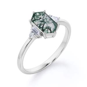 Anillo de compromiso y boda personalizable de 0.8 quilates con ágata musgosa hexagonal y moissanita, chapado en oro, grabado, minimalista, con cinco piedras. - Product Image 1