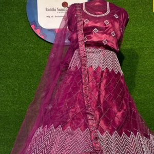 Lehenga Choli de red estilo nupcial moderno, largo hasta el suelo, para fiesta de verano, con falda de 3m, trabajo Butti, Dupatta de 2.5m y Choli bordado de 1.2m - Product Image 1