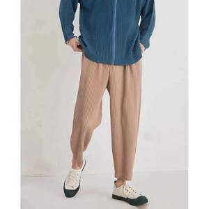 Pantalons et pantalons plissés pour homme Old Money Miyake - Product Image 1