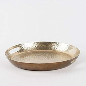 Plateaux en aluminium martelé avec poignée, forme ronde, dorés, pour servir les aliments sur table, utilisés dans les hôtels et les mariages - Product Image 1