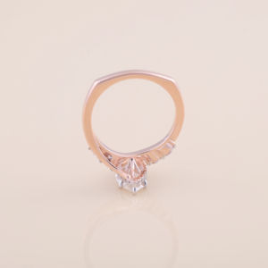 Bague de fiançailles avec diamant de laboratoire taille marquise de 1,30 carat |   Bague en or rose, blanc et jaune 14 carats à tige fendue, certifiée IGI, plaquée rhodium - Product Image 6