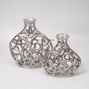 Taille et design personnalisés disponibles Vase à fleurs en métal argenté brillant poli de qualité supérieure Fournitures de décoration pour le hall de la maison et du bureau - Product Image 2