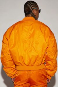 Venta al por mayor de chaqueta de invierno de los hombres personalizados bombardero de satén acolchado con cuello alto y piel varias opciones personalizables disponibles - Product Image 6