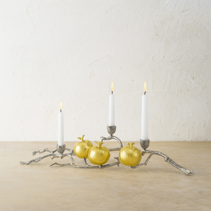 Bougeoir en forme de branche d'arbre doré avec motif d'oiseaux blancs et de fruits Candélabre en métal pour dîner de fête élégant et mariage de luxe - Product Image 3