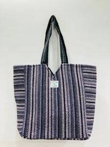 กระเป๋าสะพายไหล่ผ้าฝ้ายป่านดีไซน์เนอร์เป็นมิตรต่อสิ่งแวดล้อมผสมผสานสไตล์และความยั่งยืนได้อย่างลงตัว - Product Image 5