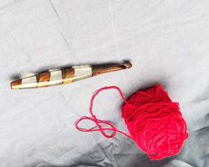 Meilleurs ensembles de crochets en résine faits à la main, sac en bois ergonomique en bois américain rapide multicolore, emballage, aiguilles à coudre de longueur personnalisée, de marque - Product Image 3