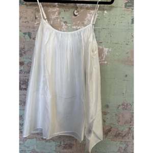 เสื้อสายเดี่ยวผ้าไหมสีเอครู ไซส์พลัส แบบลำลอง ไร้ตะเข็บ ตกแต่งด้วยลูกไม้ ทำจากไนลอน - Product Image 3