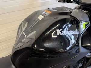 Motocicleta <span class=keywords><strong>Kawasaki</strong></span> Z650 ABS 2026 Nueva, Lista para Envío Mundial - Product Image 3