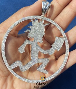 Pendentif personnalisé en argent sterling 925, motif hache circulaire entièrement sertie de moissanite et de diamants ronds incolores de couleur D - Product Image 6