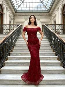 ชุดแต่งงานทรงตรงแบบเปิดไหล่ ดีไซน์หรูหราทันสมัย ประดับด้วยลูกปัดอย่างประณีต พร้อมชายกระโปรงยาว ชุดราตรีพรีเมียม งานแฮนด์เมด - Product Image 5