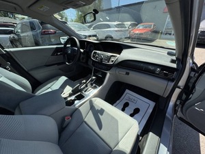 2017 H * onda Accord LX d'occasion - Product Image 3