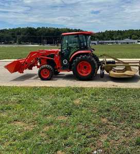 Tracteur agricole compact 4x4 Mini LA1055 Kubota L5040 52HP 4RM avec boîte de vitesses à navette, homologué route, faible kilométrage - Product Image 2