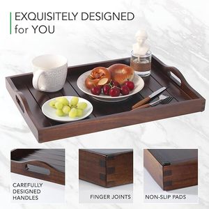 Grand plateau de service décoratif en bois d'acacia carré, élégant, avec poignées faites à la main, style rustique moderne pour une utilisation multifonctionnelle - Product Image 4
