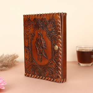 Journal en cuir personnalisé, carnet fait main sur mesure, agenda en cuir gaufré cheval, cadeau équestre pour lui et elle - Product Image 2