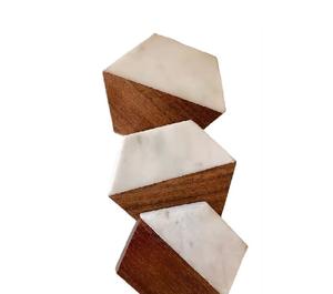 Sous-verres de luxe en bois et résine, fabrication artisanale unique, décoration de table, matériaux naturels de qualité supérieure, ensemble cadeau, utilisation à domicile ou au bar - Product Image 5