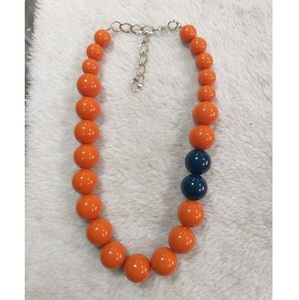 Collar de resina de diseño único, joyería de regalo hecha a mano gruesa para mujer - Product Image 5